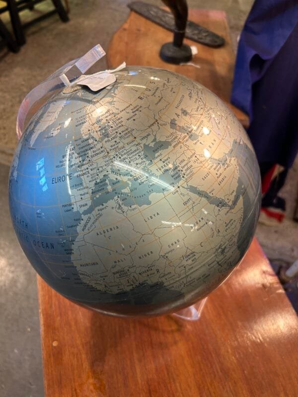 Vintage Acrylic World Globe – Classic Cartography Collectible - Image 4
