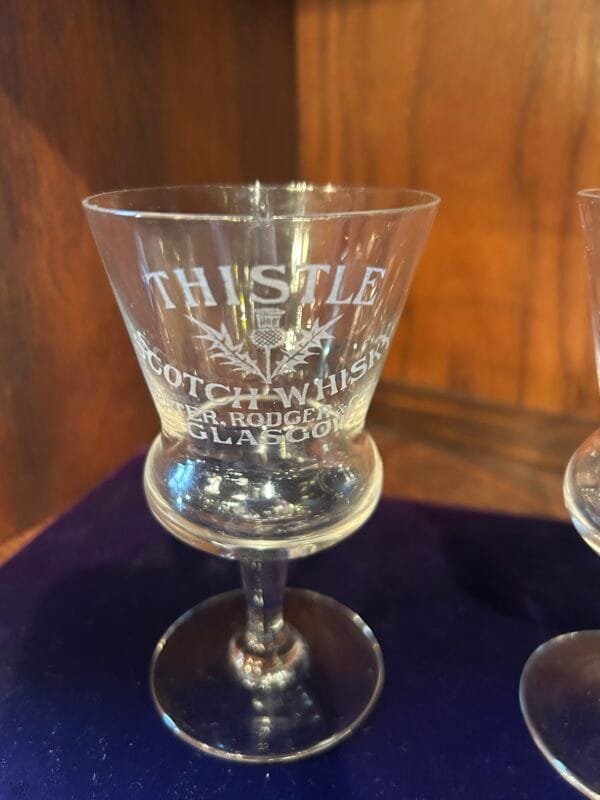 Vintage Etched Scottish Whiskey Glasses – Distinctive Design for Connoisseurs